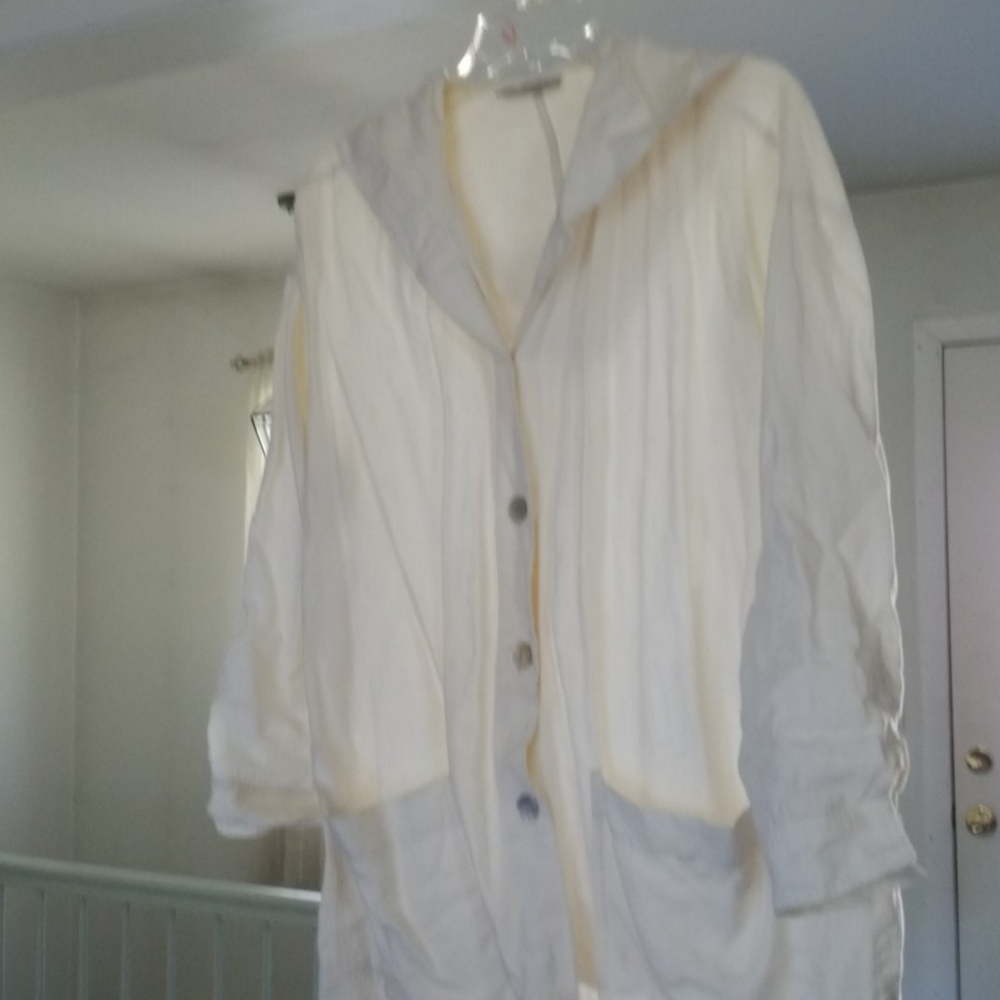 100% linen button-front jacket